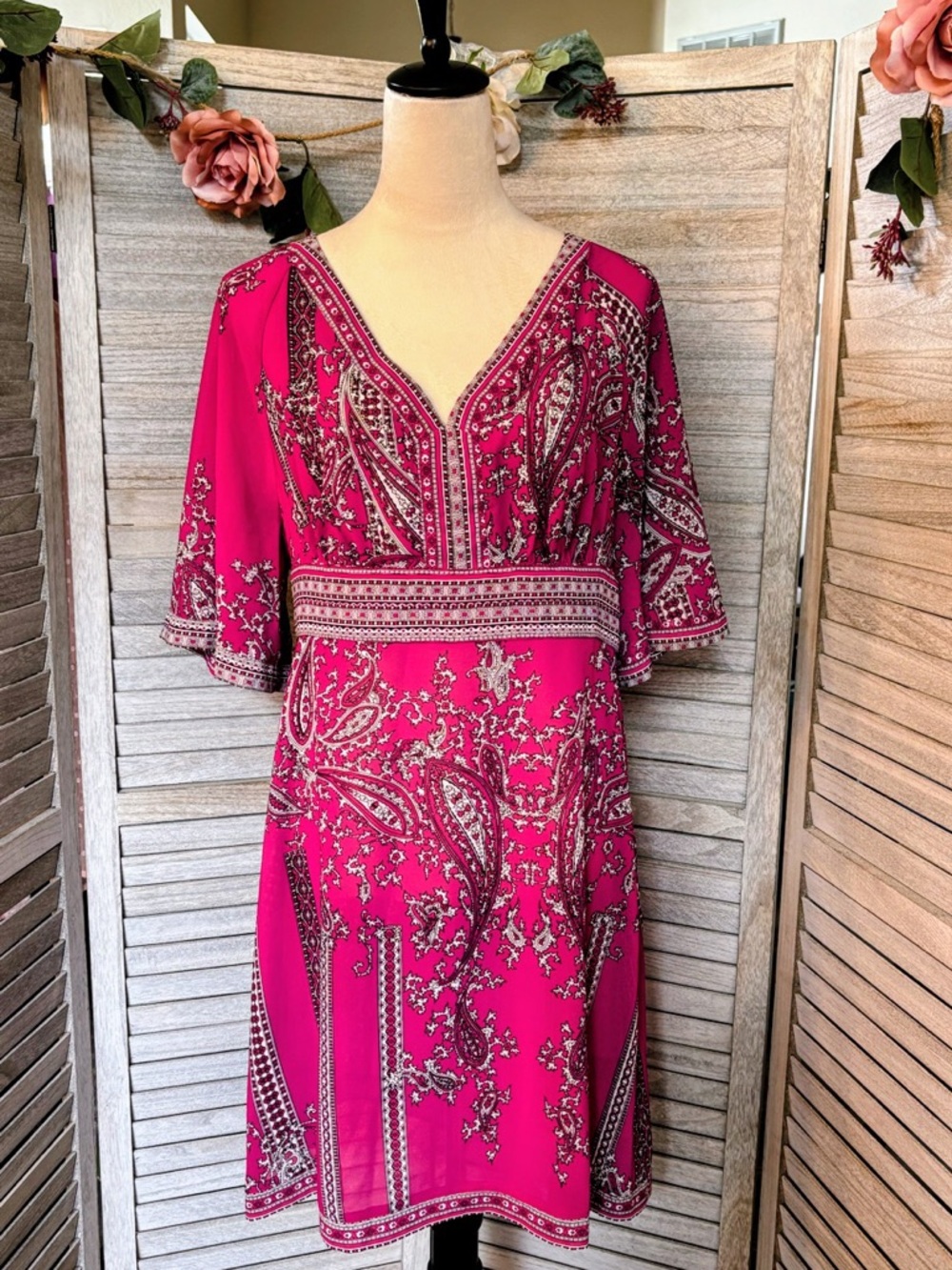 NICOLE MILLER Vintage Magenta Pink Paisley VNeck, 3/4 Sleeve, Women’s SZ12 Dress